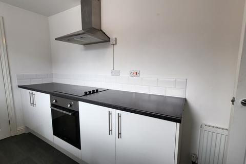 3 bedroom flat to rent, Eglesfield Road, South Shields NE33