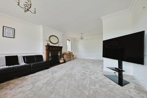 4 bedroom detached house for sale, Lynwood Avenue, Anlaby, Hull, East Riding of Yorkshire, HU10 7DP