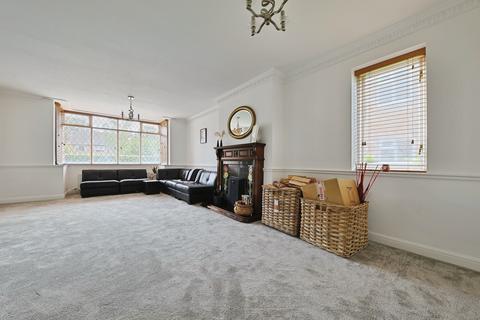 4 bedroom detached house for sale, Lynwood Avenue, Anlaby, Hull, East Riding of Yorkshire, HU10 7DP