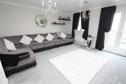 5 Brander Close, Idle, Bradford, BD10 8SY