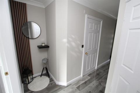 5 Brander Close, Idle, Bradford, BD10 8SY