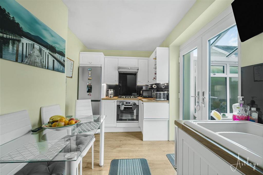 Kitchen/Dining Room