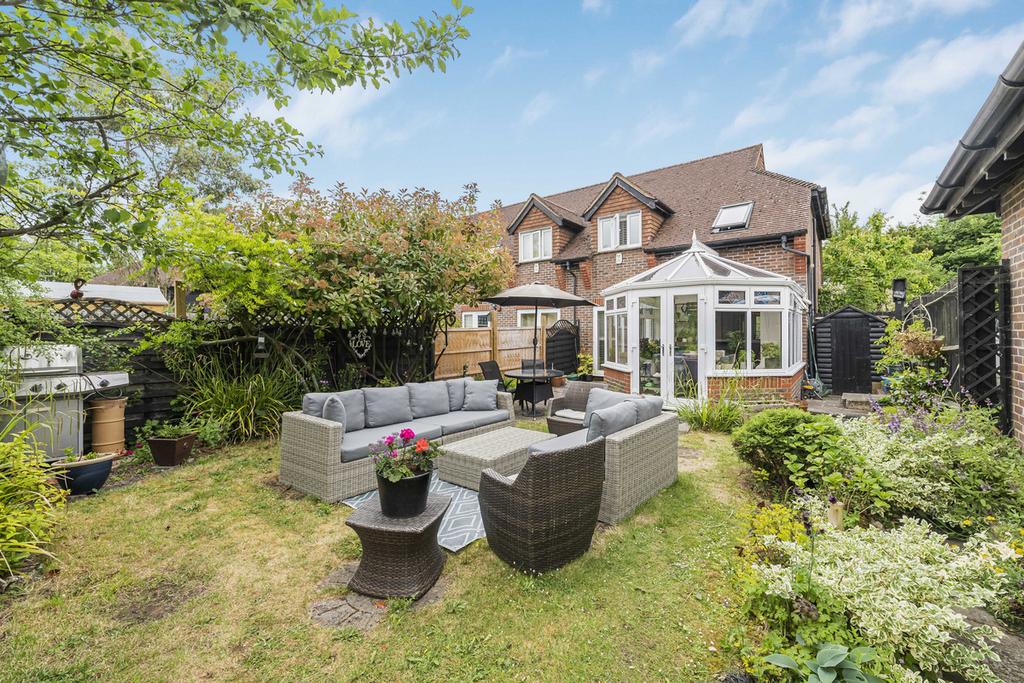 Glovers Close, Kent, TN16 3 bed end of terrace house - £500,000