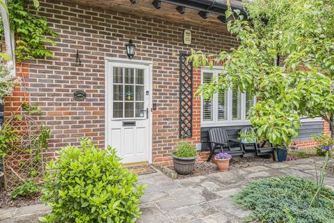 5 Glovers Close, Biggin Hill, Westerham, TN16 3GA
