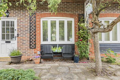 5 Glovers Close, Biggin Hill, Westerham, TN16 3GA