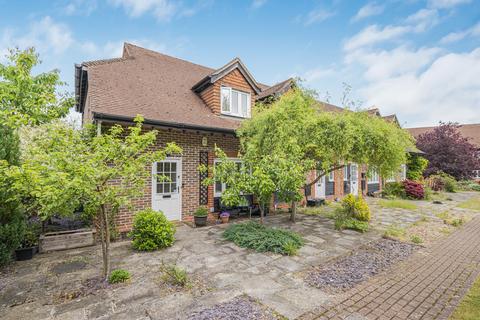 5 Glovers Close, Biggin Hill, Westerham, TN16 3GA