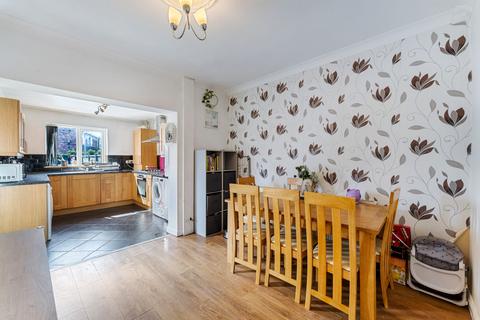 4 Naylor Road, Widnes, WA8 0BS