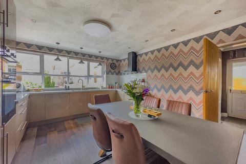 3 bedroom semi-detached house for sale, Carlinghow Lane, Batley