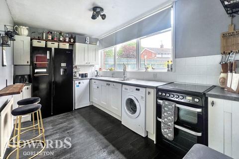 2 bedroom semi-detached house for sale, Edinburgh Avenue, Gorleston