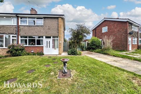 2 bedroom semi-detached house for sale, Edinburgh Avenue, Gorleston