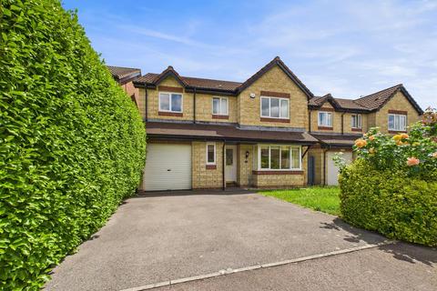 4 bedroom detached house for sale, Oak Road, Chippenham SN14