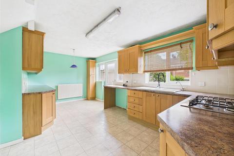 4 bedroom detached house for sale, Oak Road, Chippenham SN14