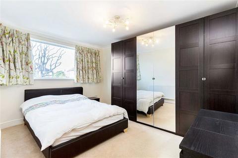 3 bedroom semi-detached house for sale, Broad Walk, London SE3