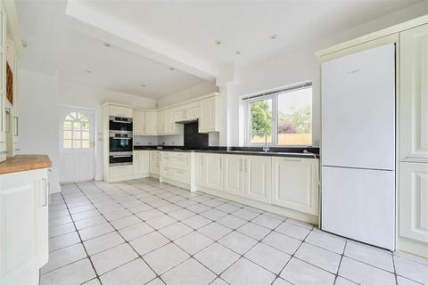 Little Heath Linkside West, Hindhead, GU26 6PA