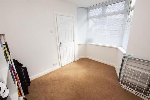 2 bedroom house to rent, Tealby Grove, Birmingham B29