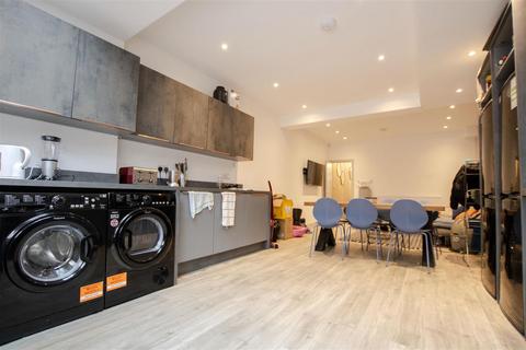 6 bedroom house to rent, Heeley Road, Birmingham B29