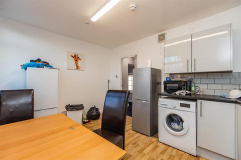 3 bedroom apartment to rent, Bristol Road, Birmingham B29