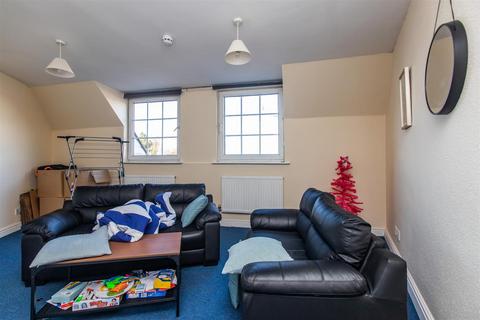 3 bedroom apartment to rent, Bristol Road, Birmingham B29