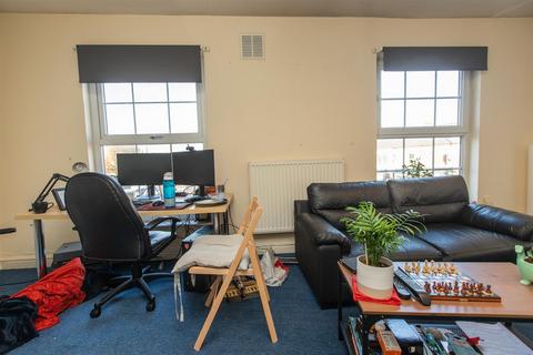 3 bedroom apartment to rent, Bristol Road, Birmingham B29
