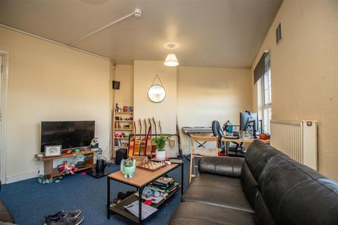 3 bedroom apartment to rent, Bristol Road, Birmingham B29