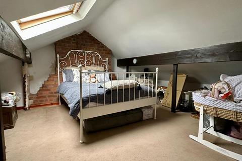 42 Melrose Place, Hereford, HR4 0DN