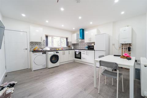 2 bedroom house to rent, Sandon Road, Birmingham B17