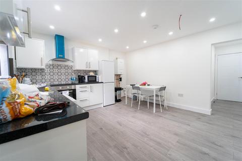 2 bedroom house to rent, Sandon Road, Birmingham B17