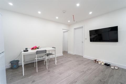 2 bedroom house to rent, Sandon Road, Birmingham B17