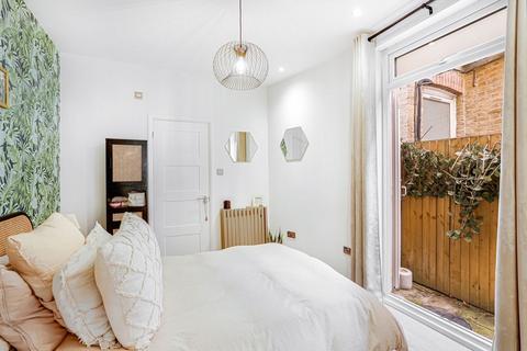2a Balfour Road, London, W13 9TN
