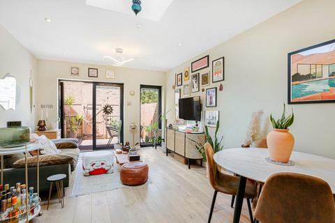 2a Balfour Road, London, W13 9TN