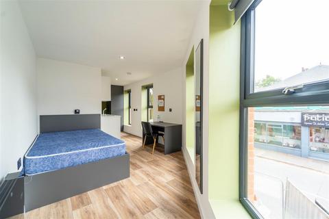 Studio to rent, Pershore Road, Birmingham B30