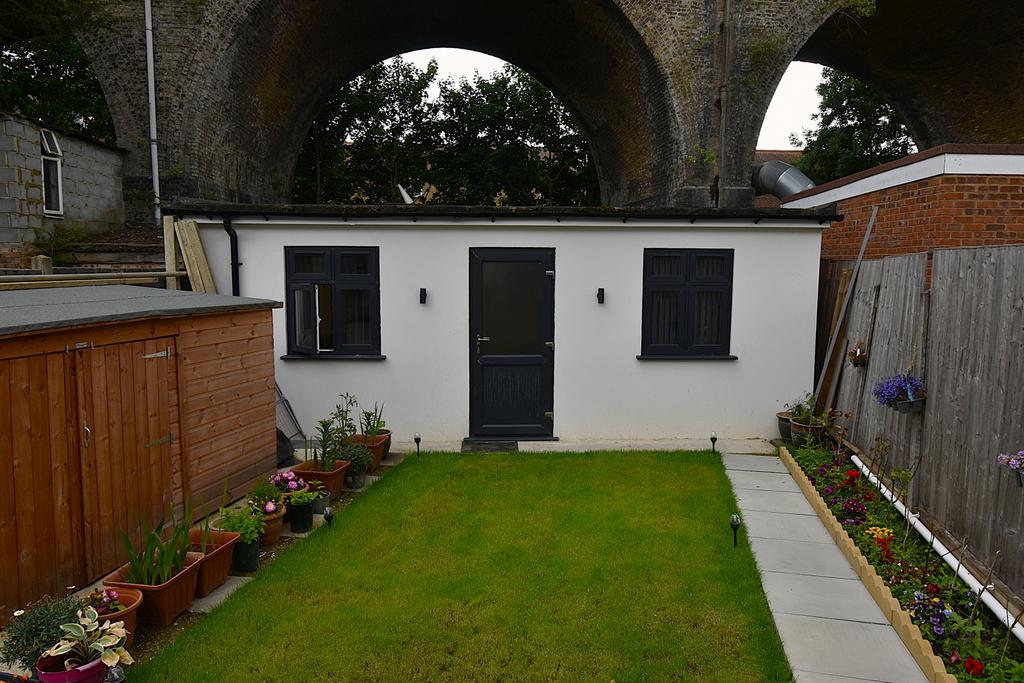 Studio Flat to Rent – Welbeck Road, HA2