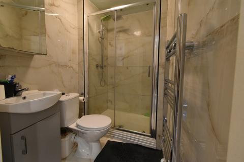 Studio to rent, Harrow, HA2