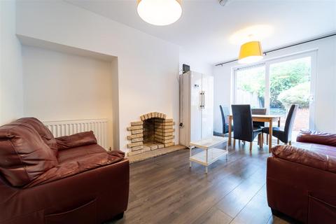 5 bedroom house to rent, Rodbourne Road, Birmingham B17