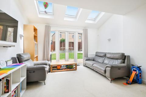 3 bedroom semi-detached house for sale, Philland Lane, Coulsdon CR5