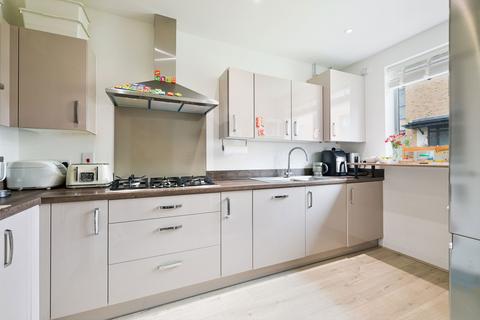 3 bedroom semi-detached house for sale, Philland Lane, Coulsdon CR5