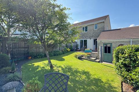 17 Canons Way, Tavistock, PL19 8BJ