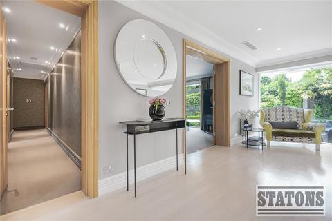 Amberley Totteridge Green, London, N20 8PE