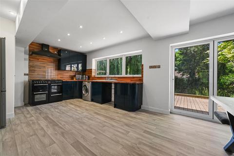 5 bedroom detached house for sale, Quince Close, Brantham