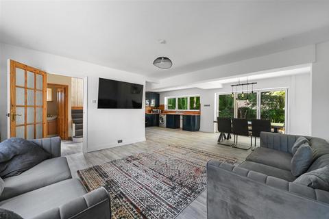 5 bedroom detached house for sale, Quince Close, Brantham