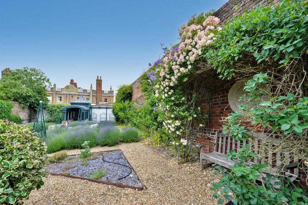 Officers Terrace4.JPG