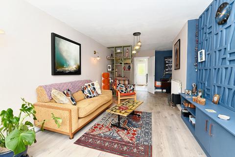 undefined, Avon Close, Worsley, M28
