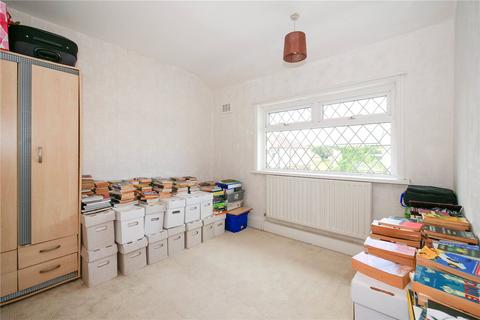 16 Hawkhill Avenue, Guiseley, Leeds, LS20 8AS