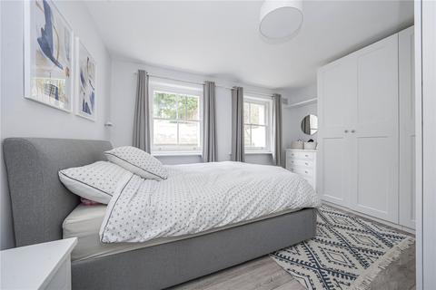 5a Burston Road, London, SW15 6AR