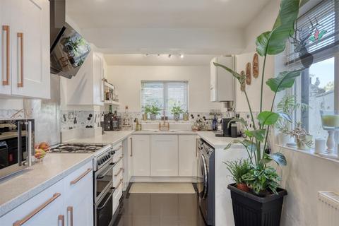 4 bedroom house for sale, Grove Road, Chingford E4