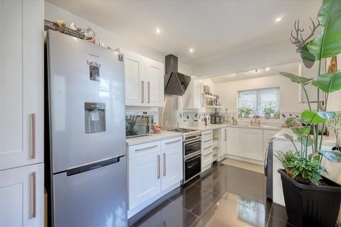 4 bedroom house for sale, Grove Road, Chingford E4