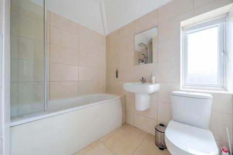 11 Broadwaters Avenue, Thame, OX9 2DU