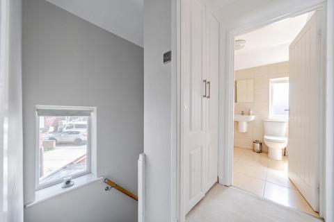 11 Broadwaters Avenue, Thame, OX9 2DU