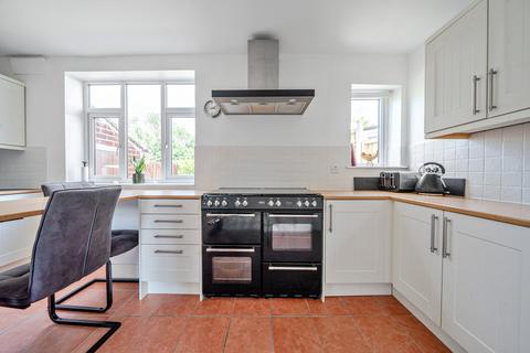 11 Broadwaters Avenue, Thame, OX9 2DU