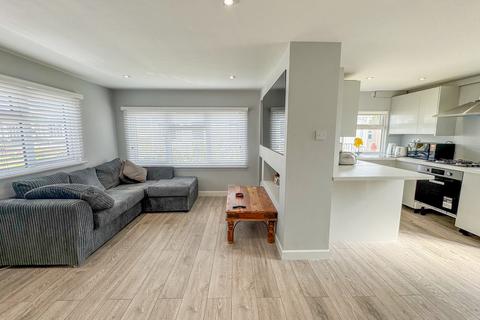 2 bedroom mobile home for sale, The Close, The Dome Village, Hockley